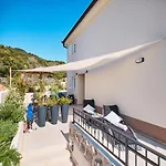 Meacres Sea Villa Miholascica